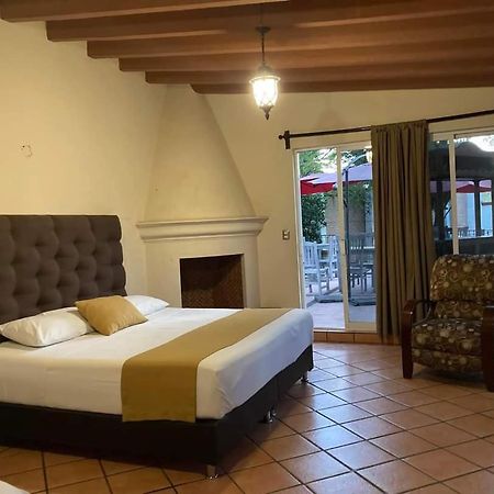Casa Maria Emilia Hotel Cuernavaca Buitenkant foto
