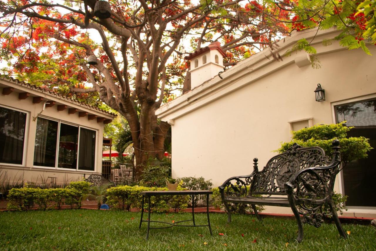 Casa Maria Emilia Hotel Cuernavaca Buitenkant foto