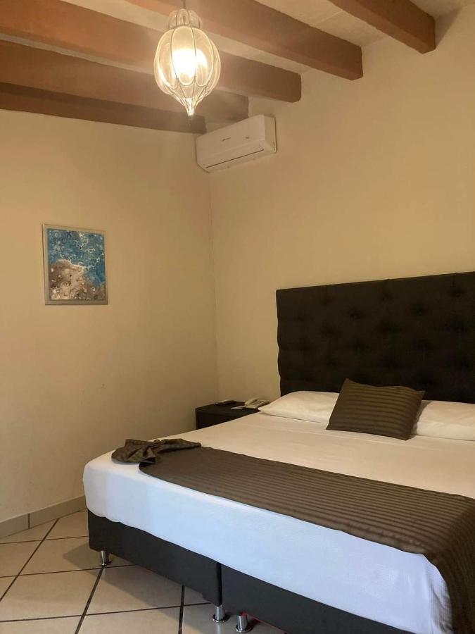 Casa Maria Emilia Hotel Cuernavaca Buitenkant foto